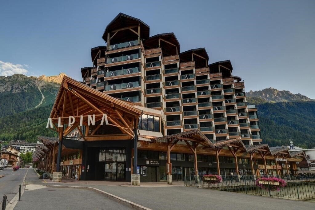 Готель Alpina Eclectic Hotel 4*