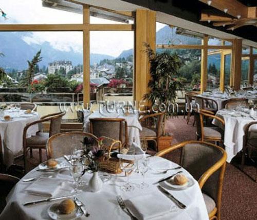 Готель Hotel Alpina 3*