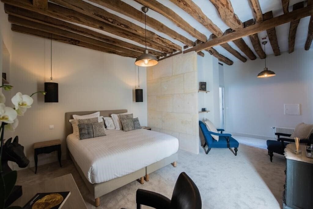 Готель Hotel Le Chantilly 3*