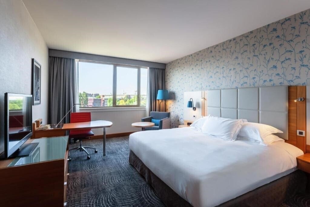 Отель Hilton 4*
