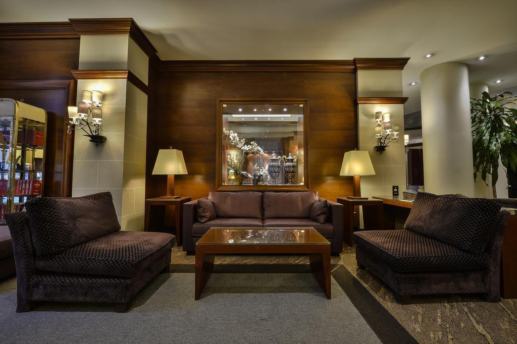 Отель Maison Rouge 4*