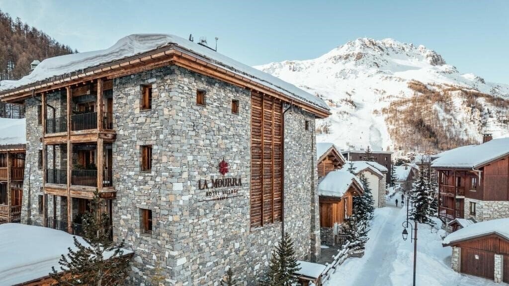 Готель Village La Mourra Hotel 5*