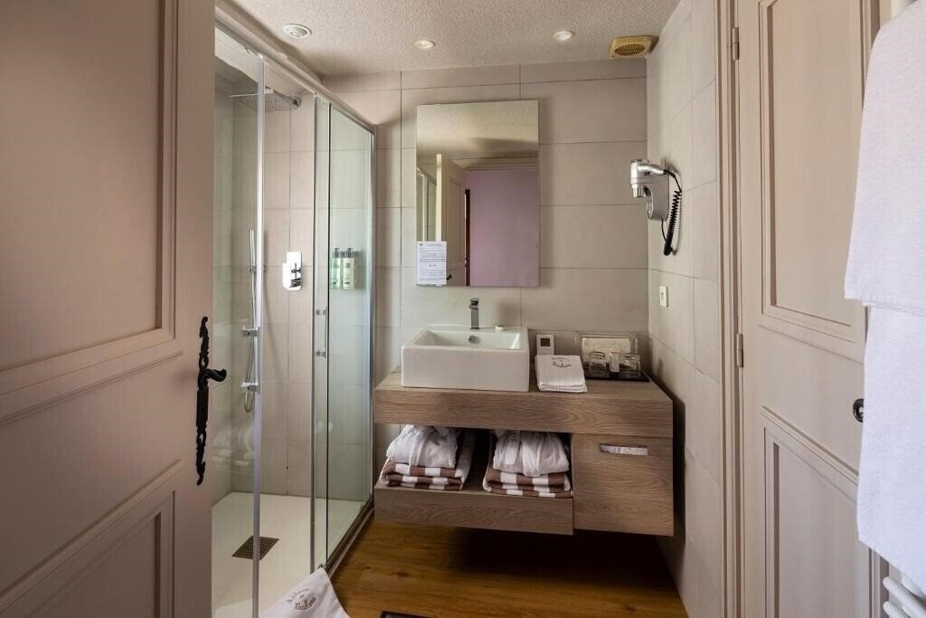 Фото Chateau De Taulane 4*