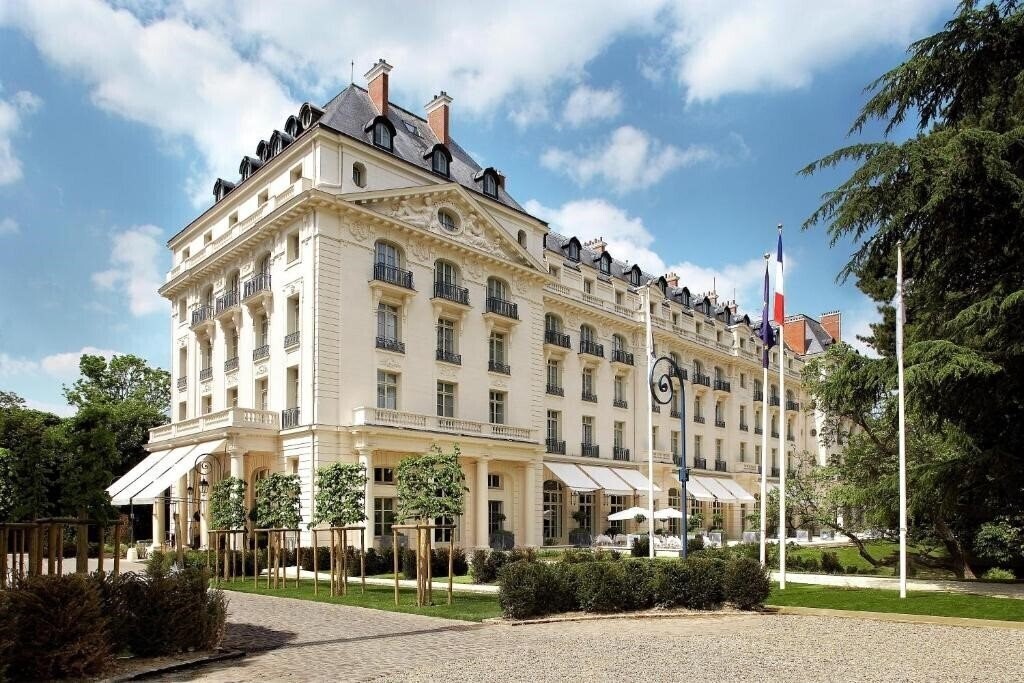 Готель Waldorf Astoria Versailles Trianon Palace 5*