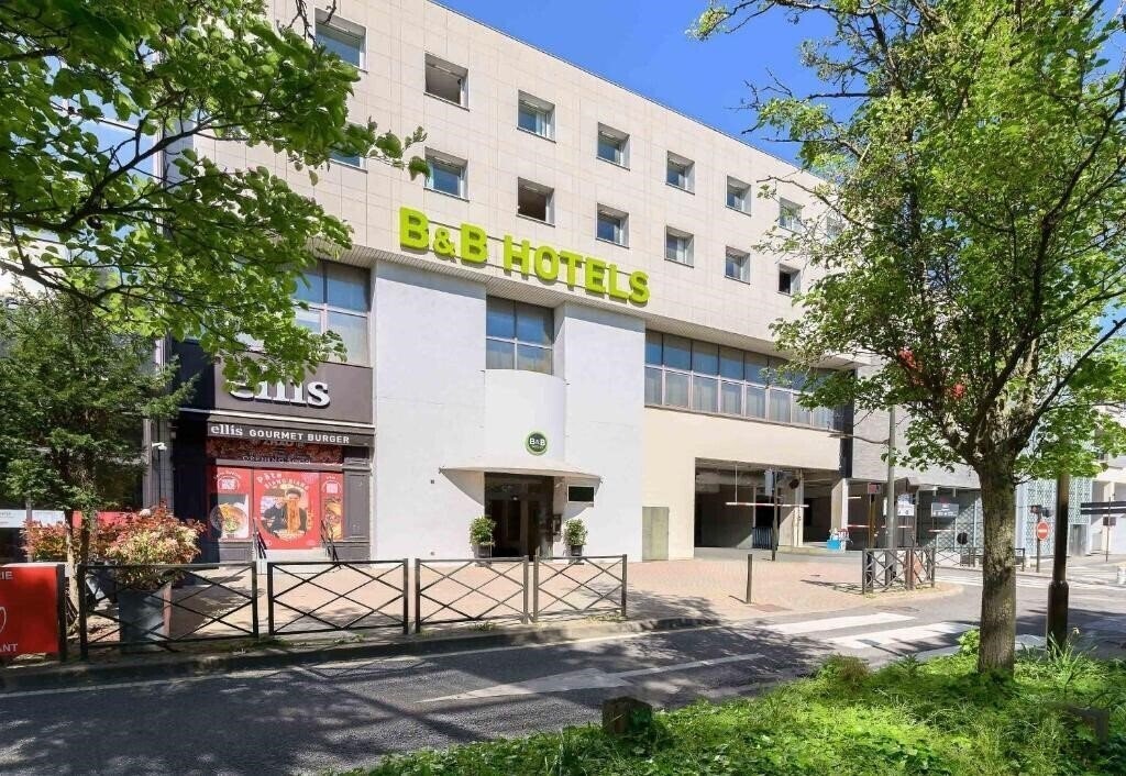 Готель B&B Hotel Versailles Le Chesnay 3*