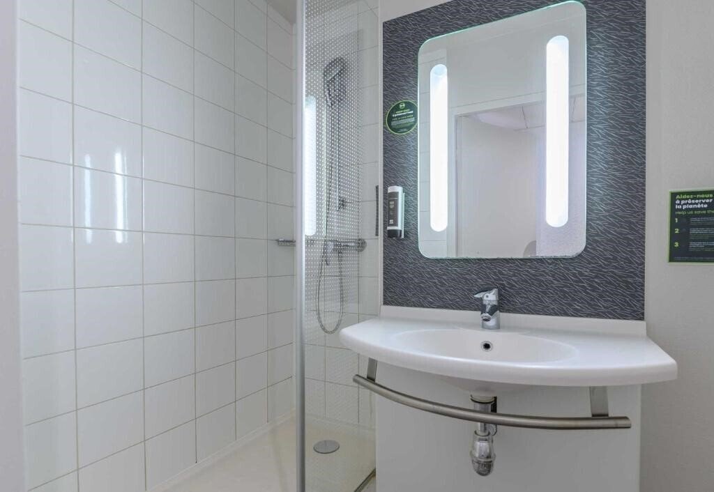 Фотографія B&B Hotel Versailles Le Chesnay 3*