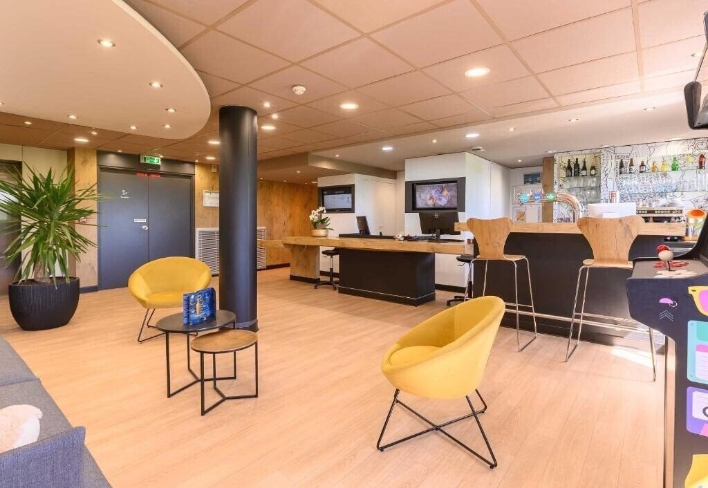 Картинка B&B Hotel Versailles Le Chesnay 3*