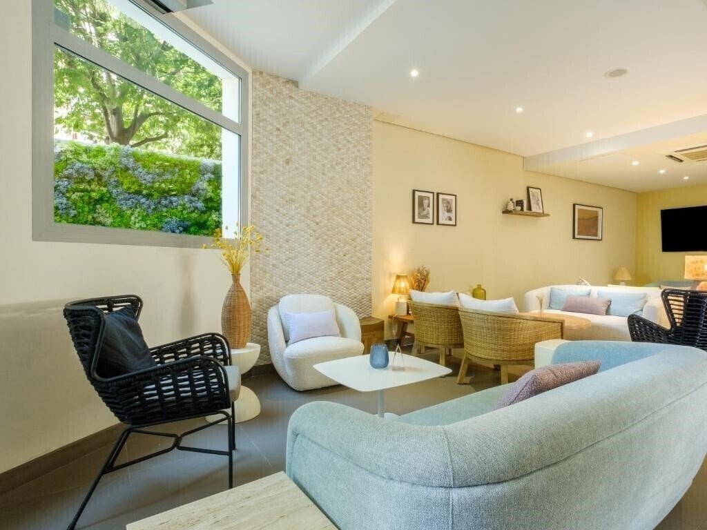 Фото B&B Hotel Antibes Juan Les Pins 3*