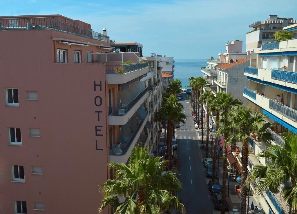 Готель Best Western Astoria 3*