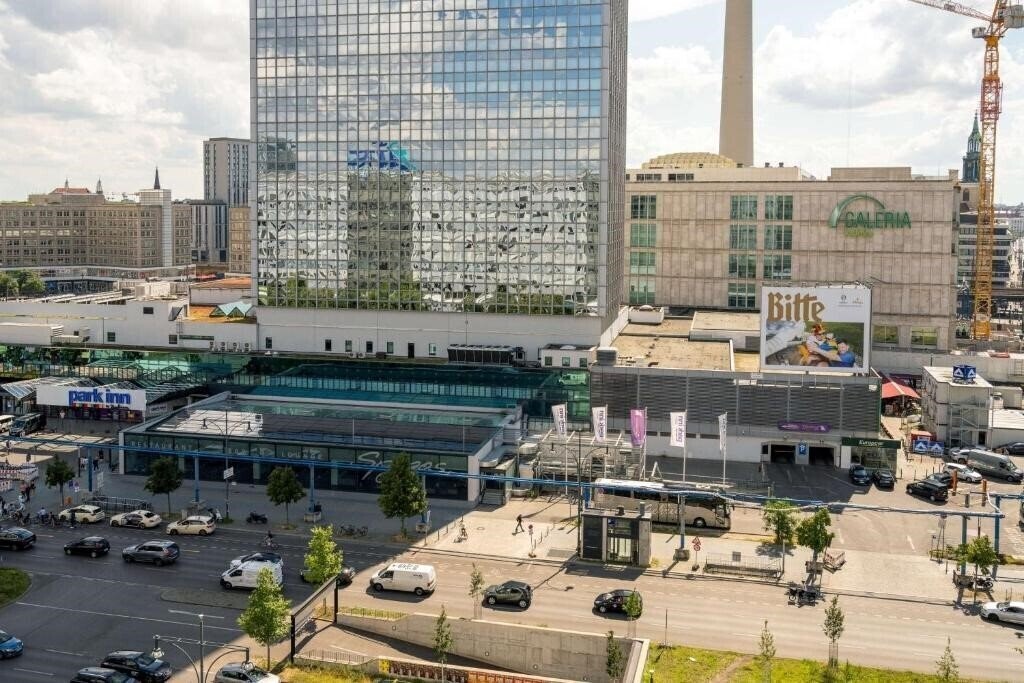 Зображення Park-Inn Berlin Alexanderplatz 4*