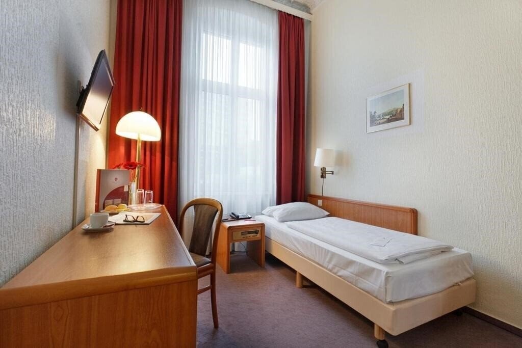 Фото Azimut Hotel Berlin Kurfurstendamm 3*