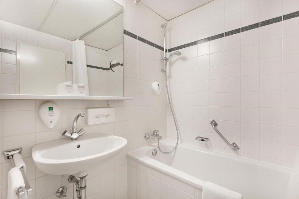 Фотографія Azimut Hotel Berlin Kurfurstendamm 3*