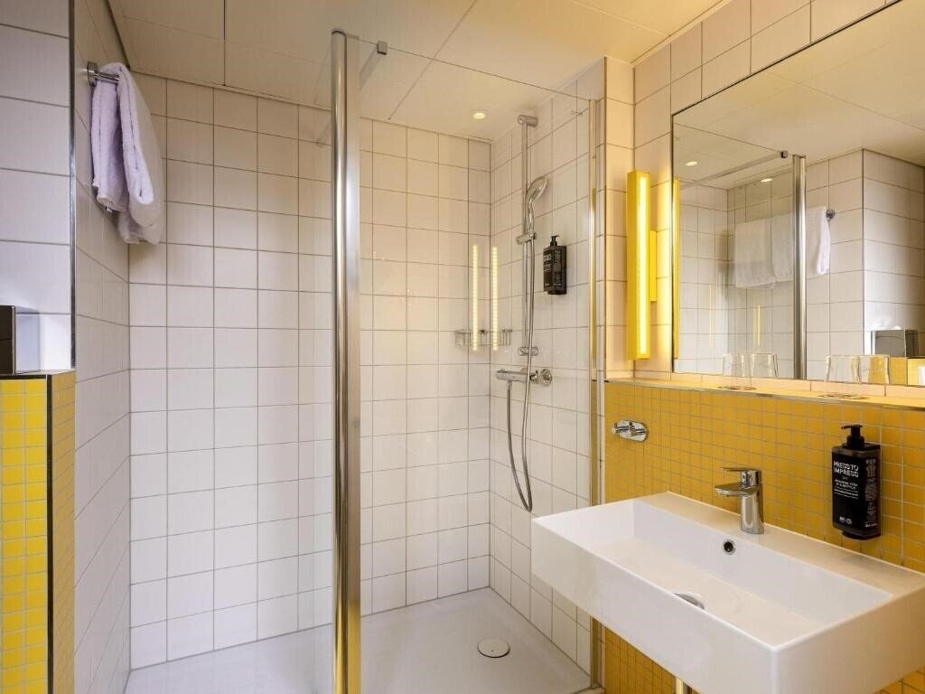 Фото NH Berlin Treptow 4*