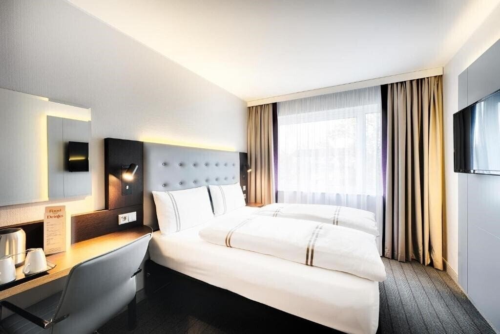 Готель Premier Inn Berlin City Süd Hotel 3*