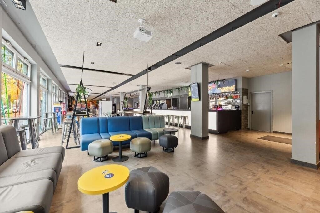 Картинка A&O Berlin Hauptbahnhof 2*