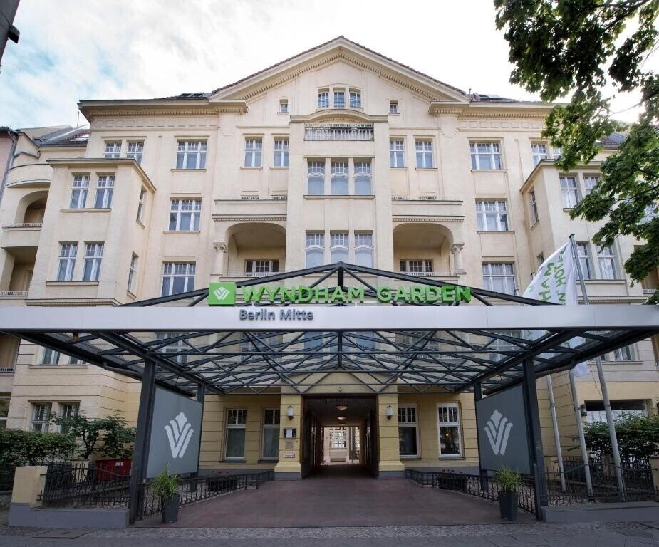 Готель Wyndham Garden Berlin Mitte 4*