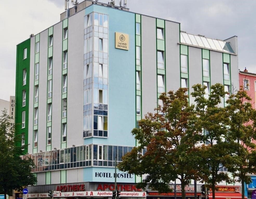 Отель Days Inn Berlin City South 3*