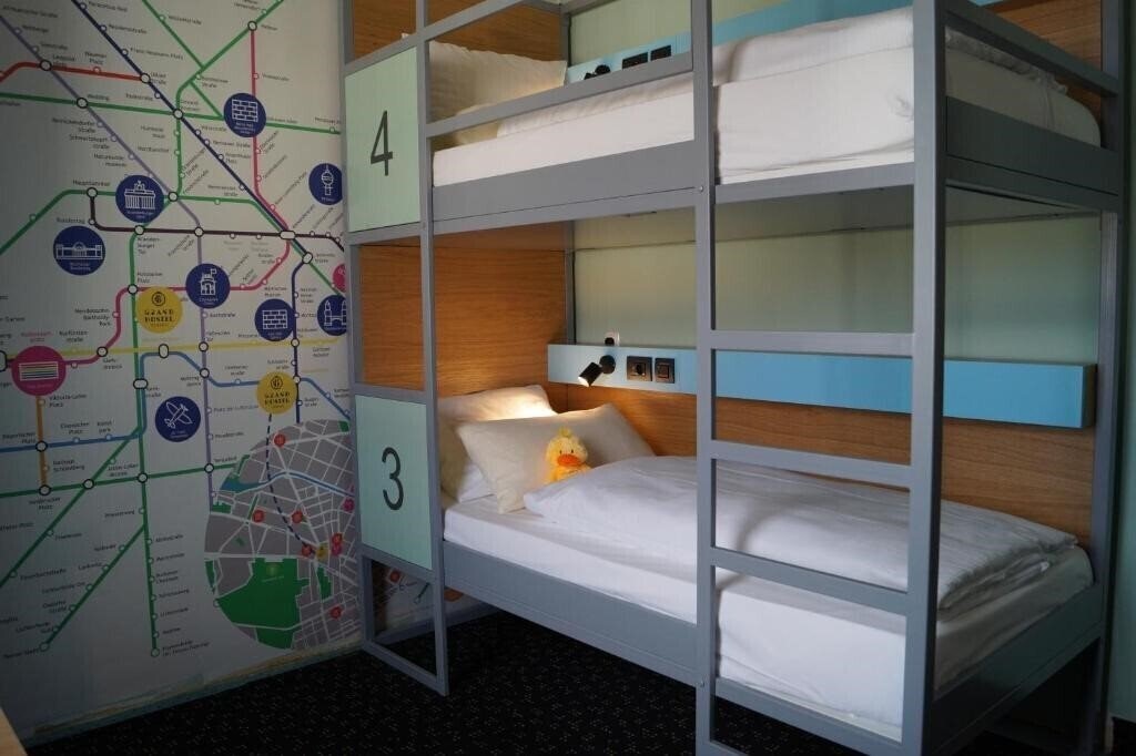 Фото Days Inn Berlin City South 3*
