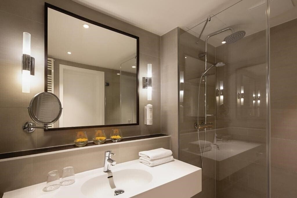 Фотографія Holiday Inn Berlin City Center East Prenzlauer Alle 4*