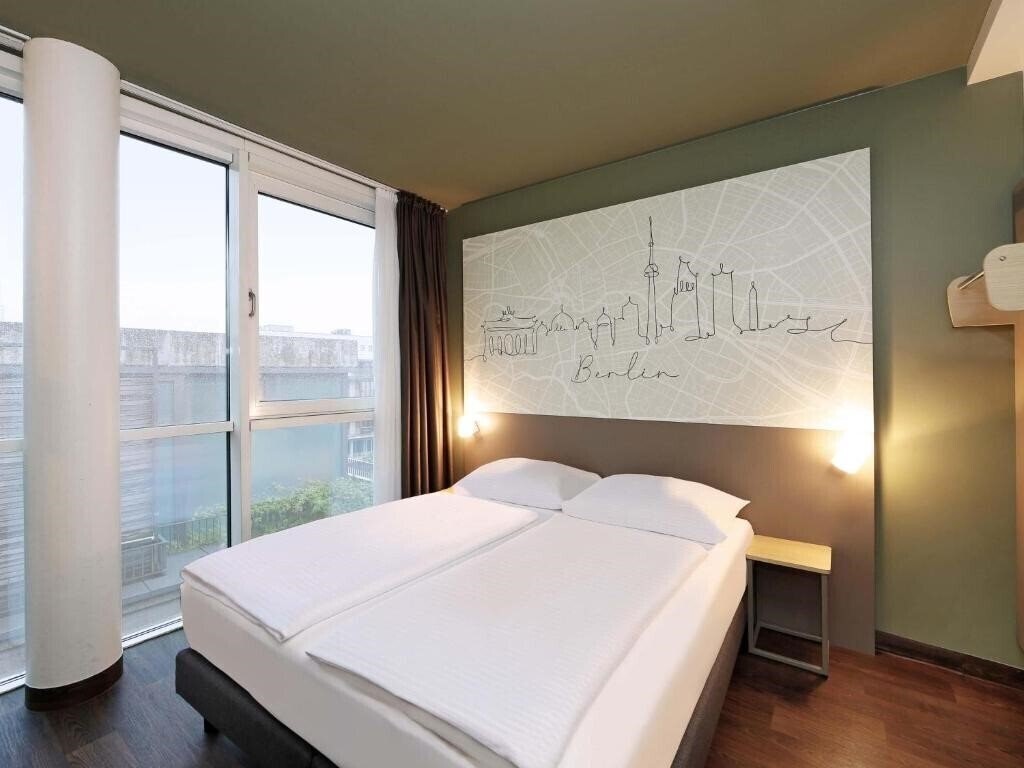 Отель B&B Hotel Berlin Mitte 3*