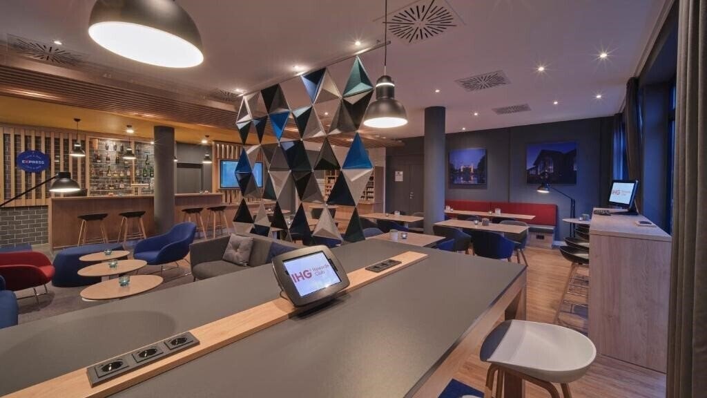 Картинка Holiday Inn Express Berlin City Centre-West 2*