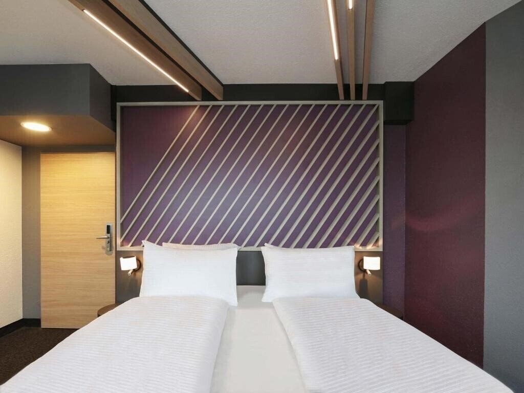 Готель Ibis Berlin City West Hotel 2*