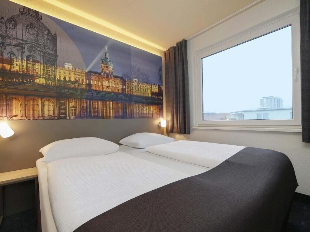 Фото Ibis Berlin City West Hotel 2*