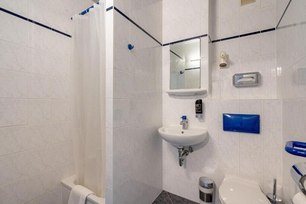 Зображення A & O Berlin Kolumbus 2*