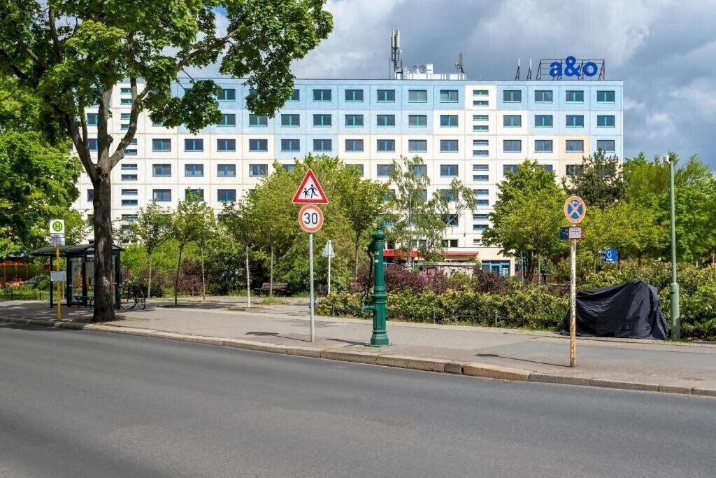 Готель A & O Berlin Kolumbus 2*