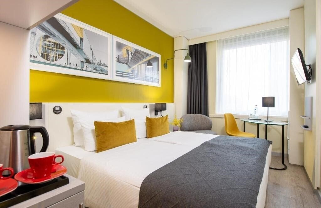 Готель Leonardo Hotel Berlin Mitte 4*