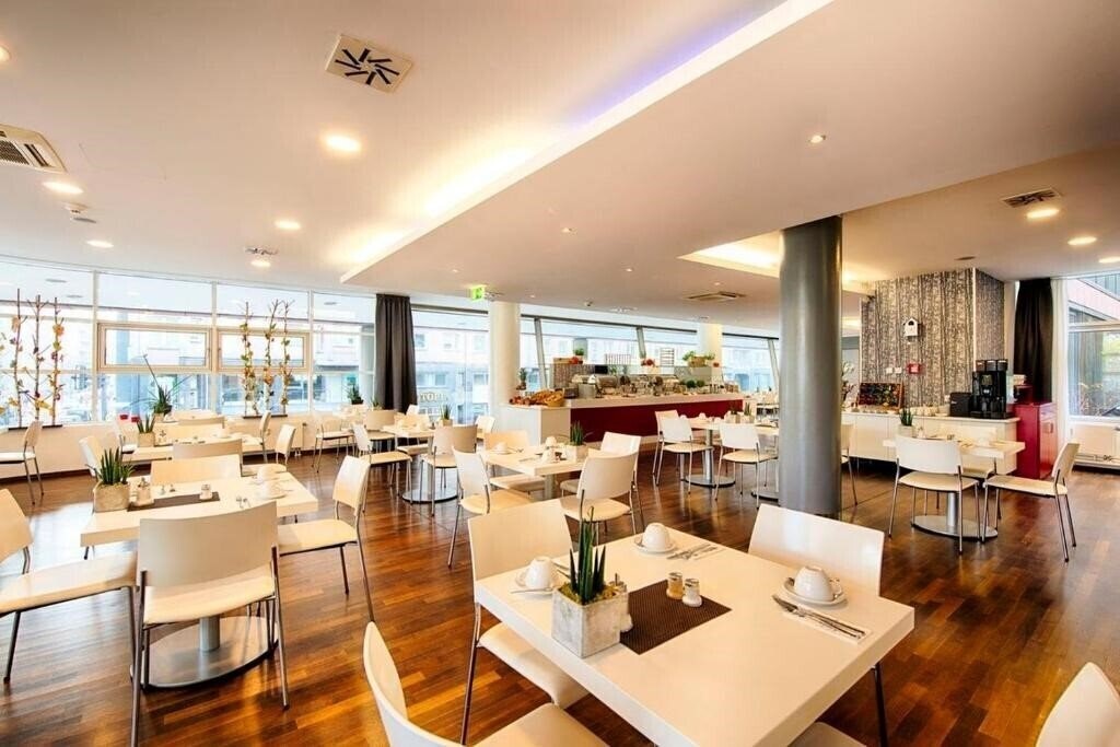 Фото Novum Select Hotel Berlin Gendarmenmarkt 4*