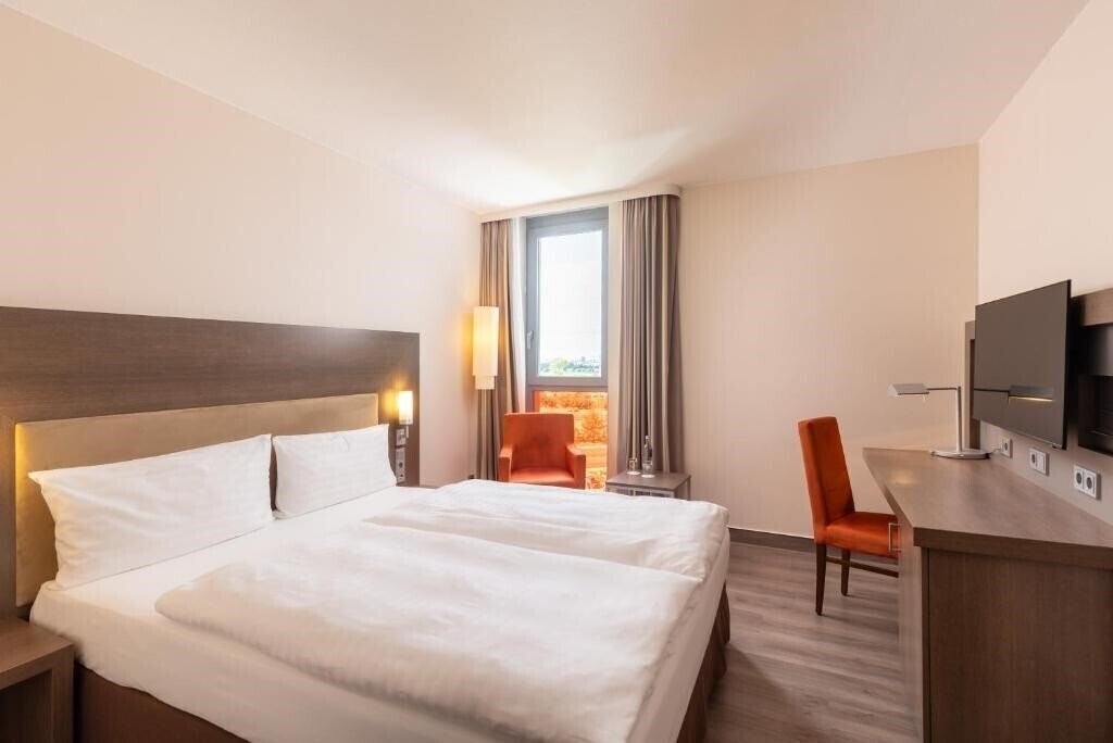 Фото Intercityhotel Berlin Airport Area North 4*