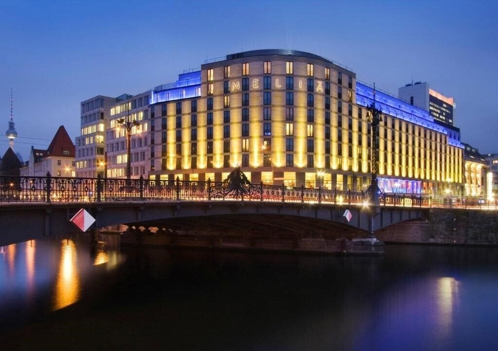 Отель Melia Berlin 4*