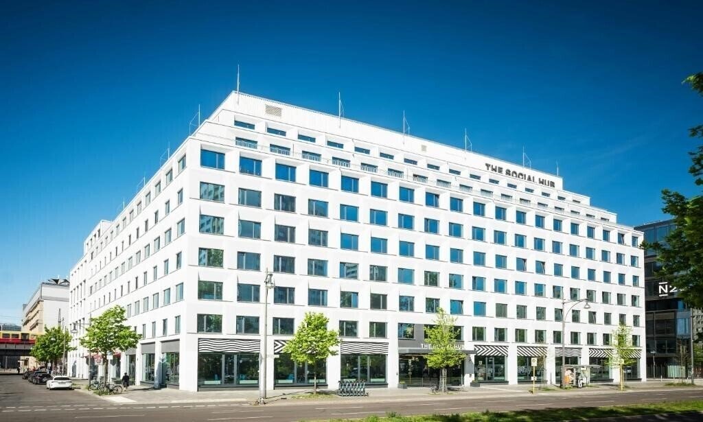 Отель The Social Hub Berlin Alexanderplatz 4*