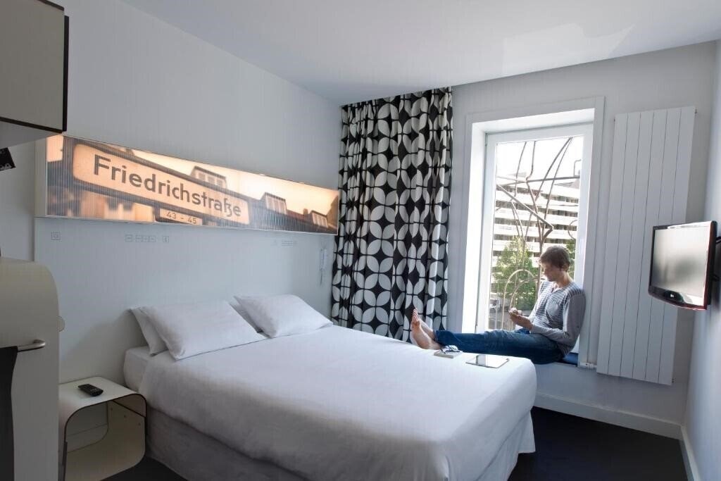 Отель Hotel Gat Point Charlie Berlin 3*