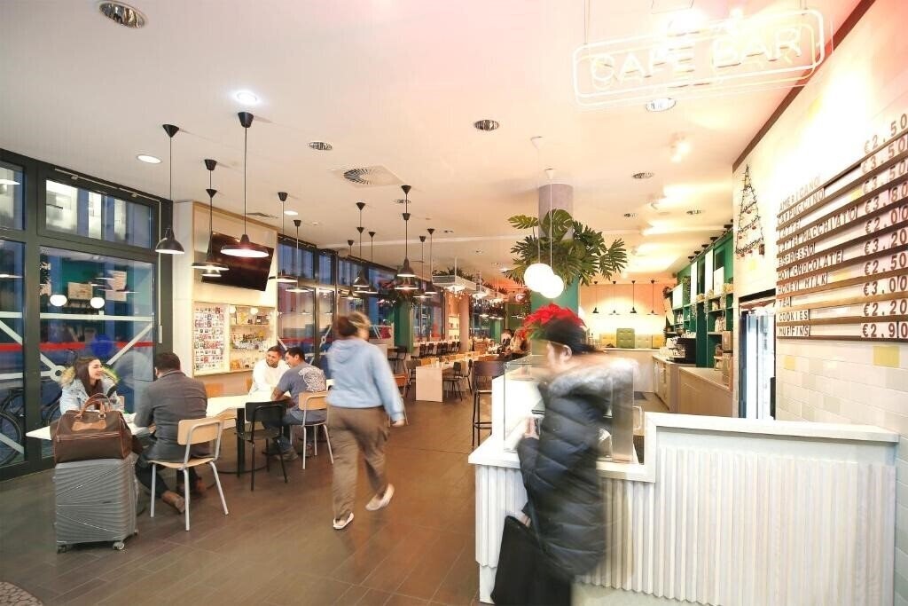 Зображення Meininger Hotel Berlin Central Station 3*