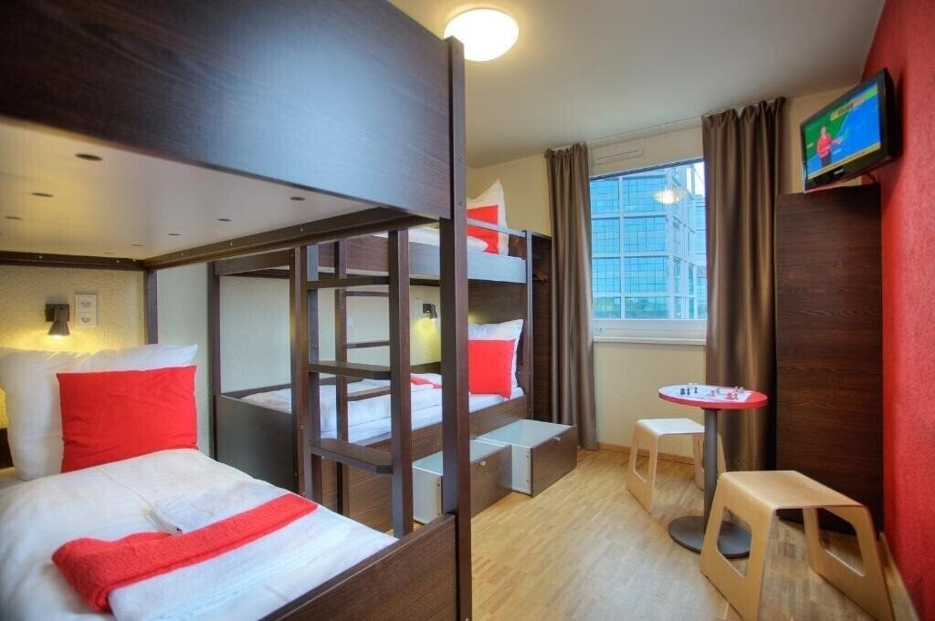 Картинка Meininger Hotel Berlin Central Station 3*