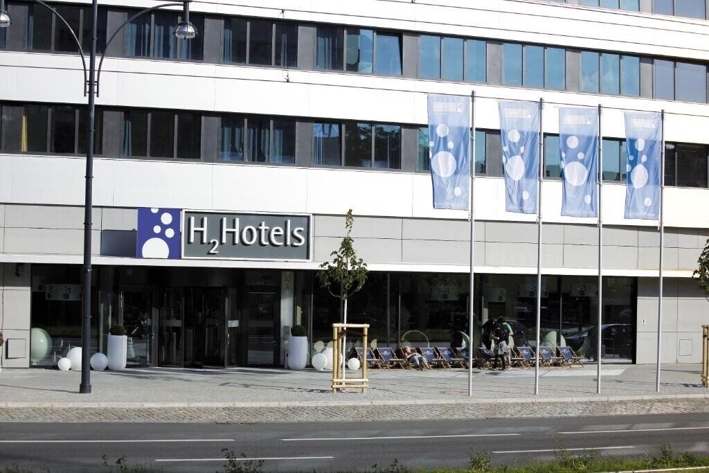 Отель H2 Hotel Berlin Alexanderplatz 3*