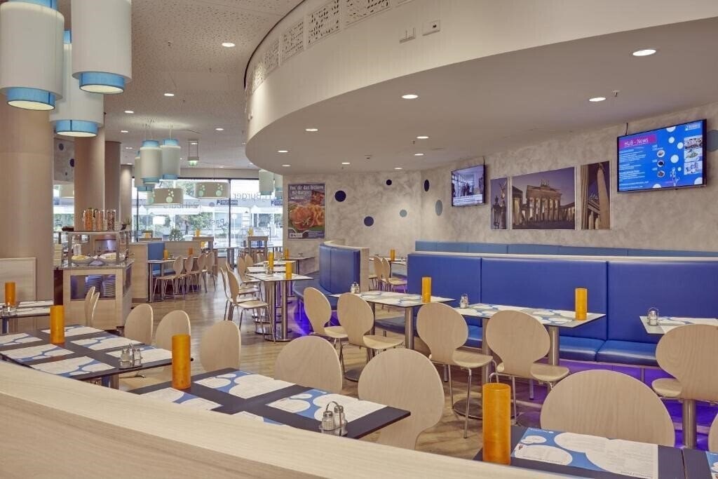 Изображение H2 Hotel Berlin Alexanderplatz 3*