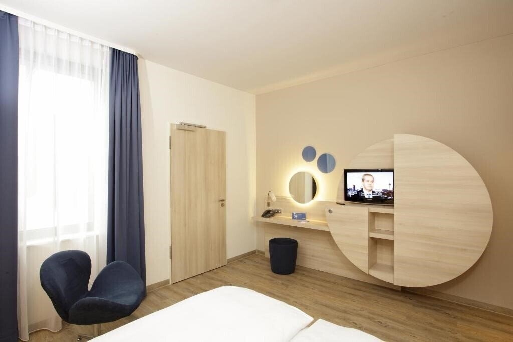 Картинка H2 Hotel Berlin Alexanderplatz 3*