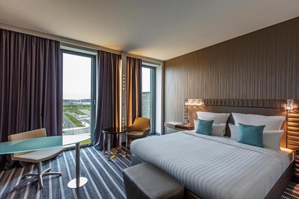 Отель Steigenberger Airport Hotel Berlin 4*