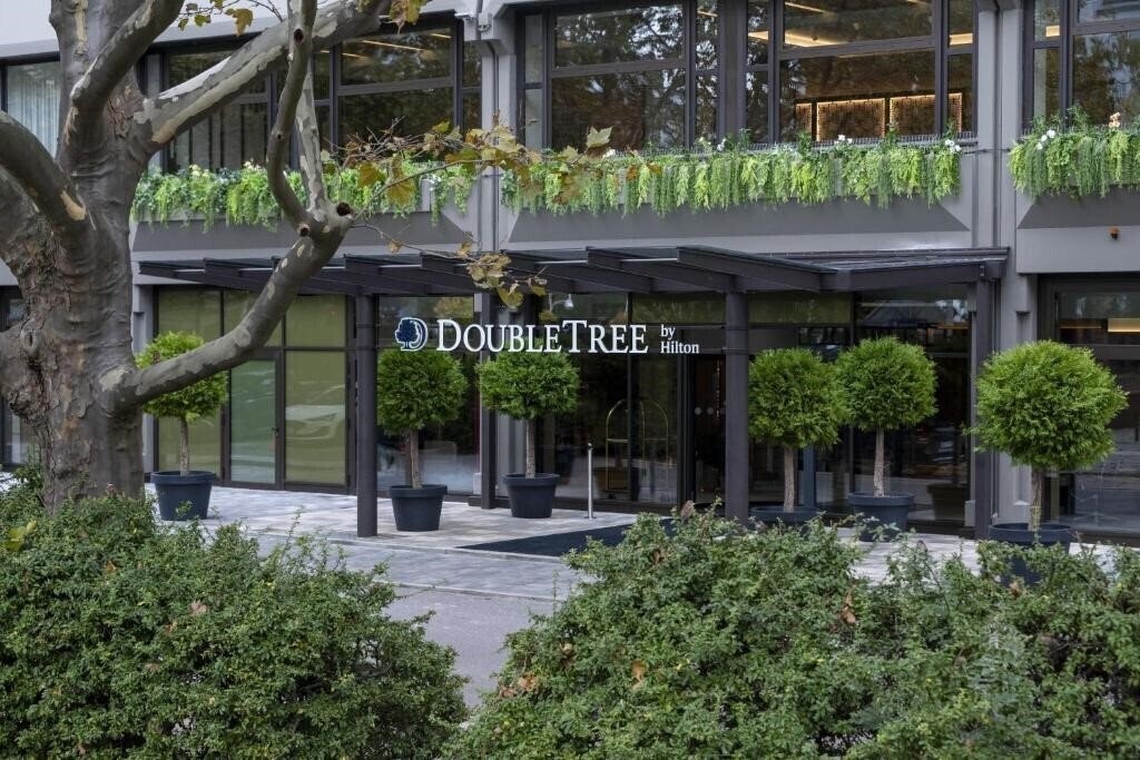 Отель DoubleTree by Hilton Berlin Ku'damm 5*