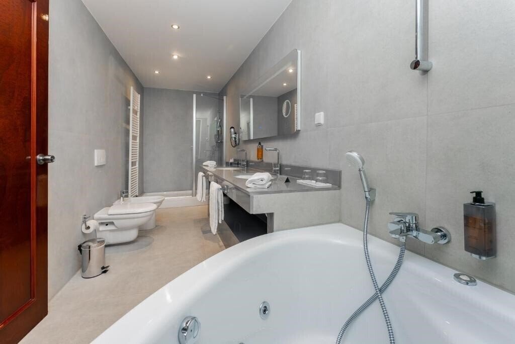 Фотография Hotel Unique Dortmund Hauptbahnhof 3*