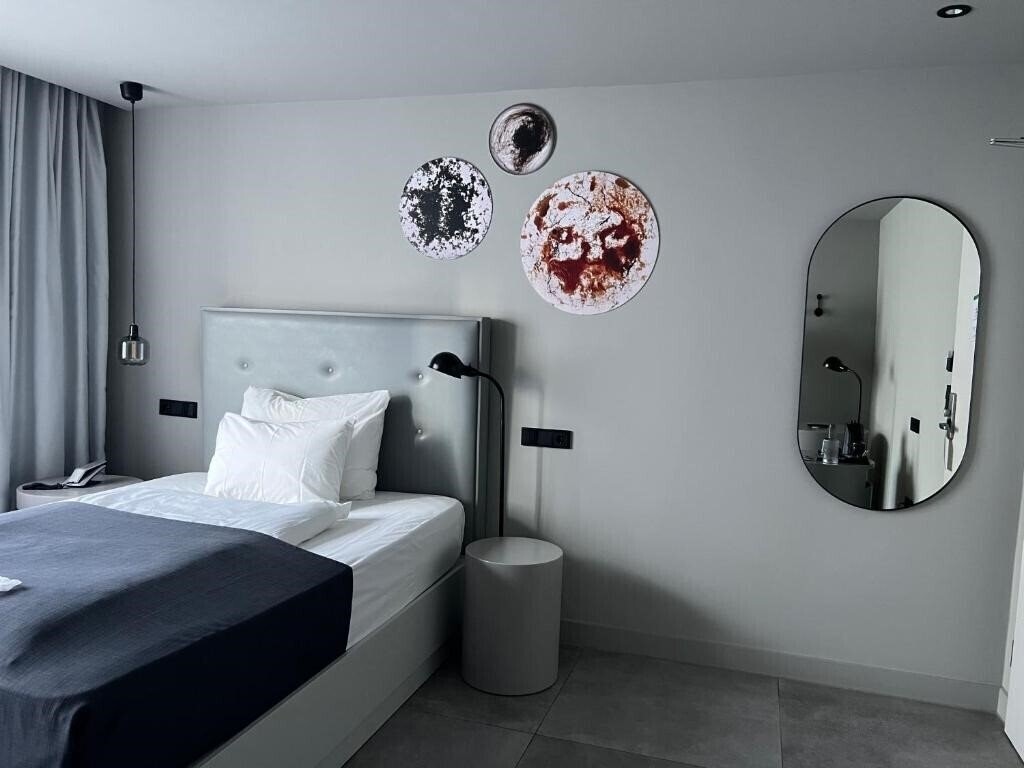 Картинка The Grey 3*