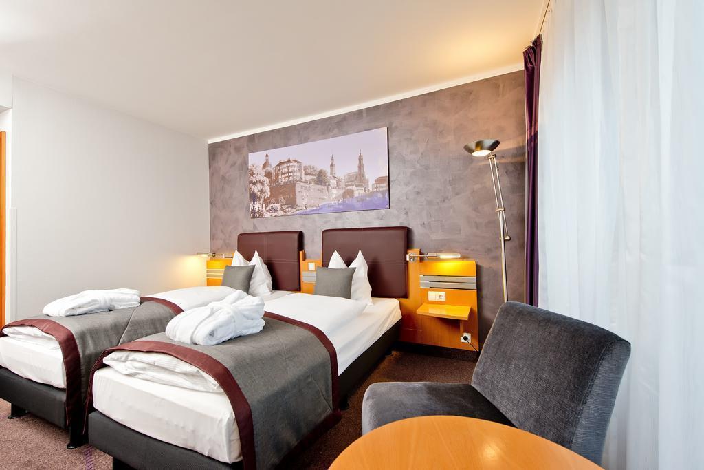Отель Wyndham Garden Dresden 4*