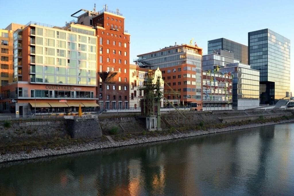 Готель Courtyard by Marriott Duesseldorf Hafen 4*