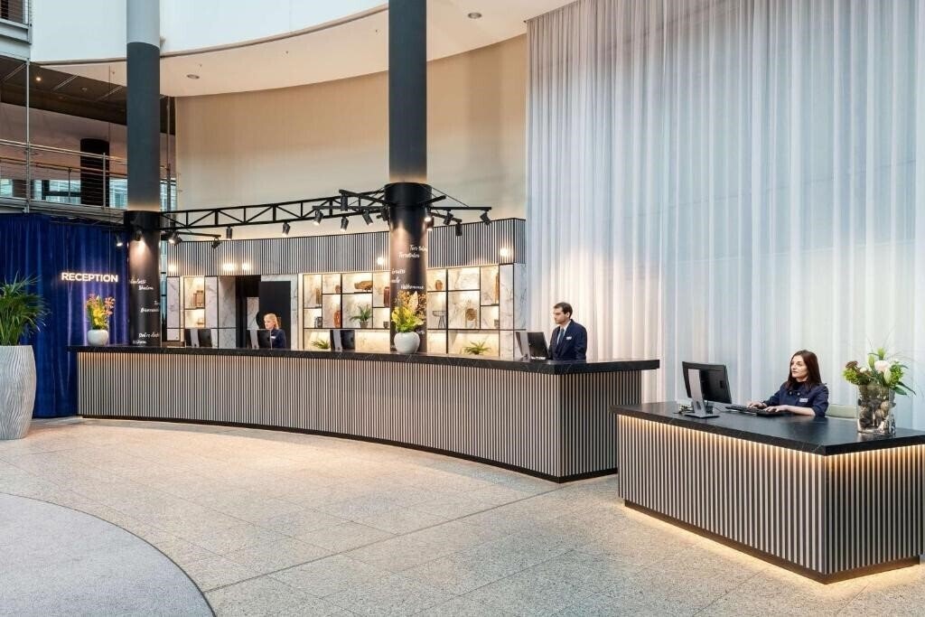 Готель Nh Dusseldorf City 4*
