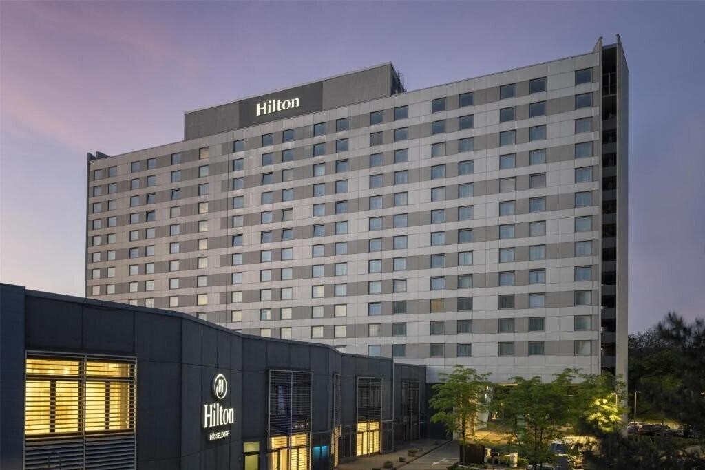 Готель Hilton Dusseldorf 5*