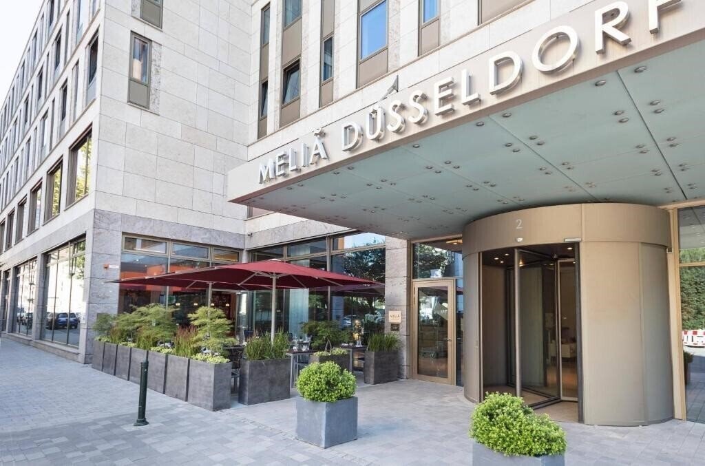 Готель Melia Dusseldorf 4*