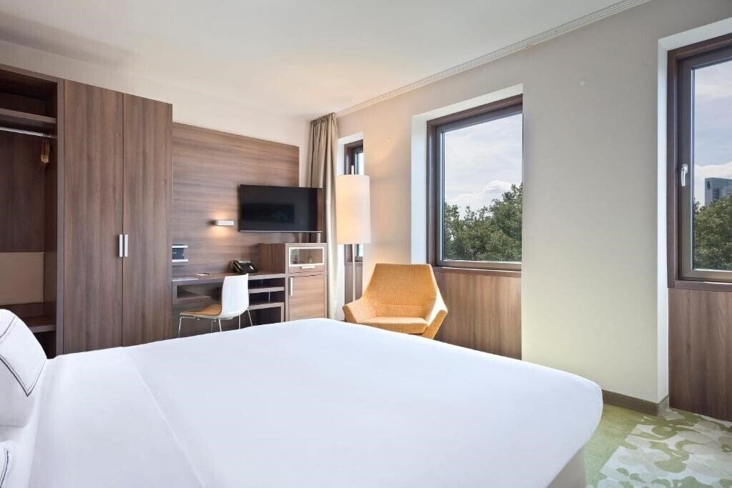 Фото Melia Dusseldorf 4*